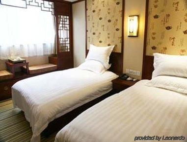 Super 8 Qibao Old Street 2*