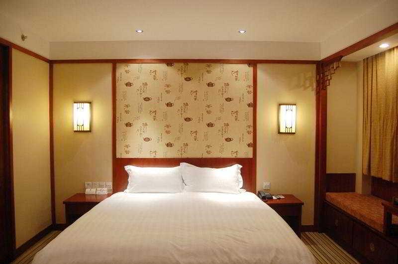 Hotel Super 8 Qibao Old Street 2*